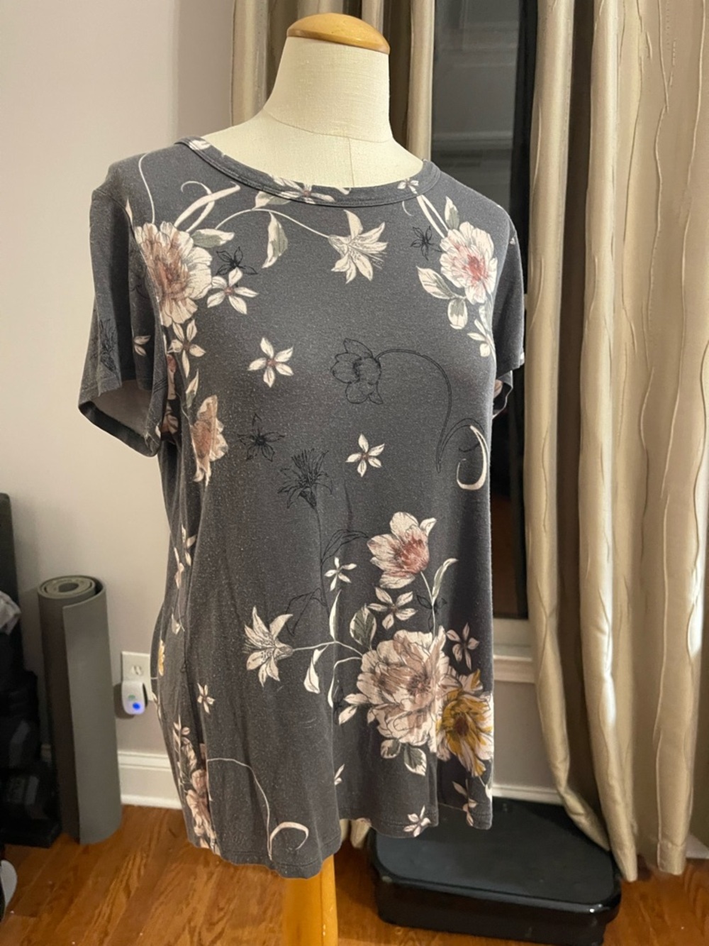 Maurices Gray Floral Short Sleeve Top